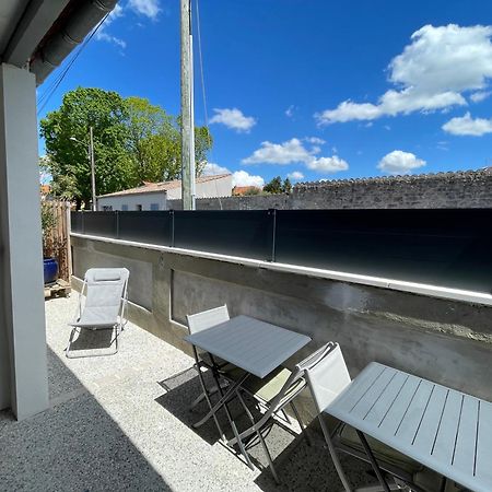 Maison Chaleureuse Avec Terrasse Privative Proche De La Gare Et Du Centre-Ville روشفور المظهر الخارجي الصورة